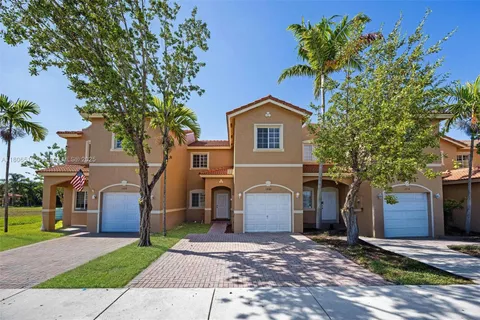 1880 SE 3rd Dr, Homestead FL 33033