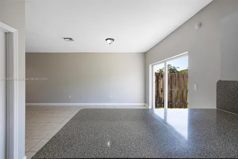 1880 SE 3rd Dr, Homestead FL 33033