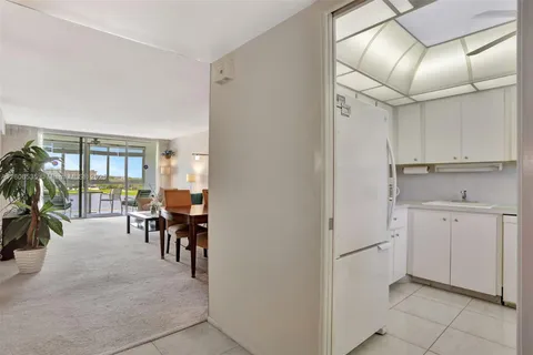 3091 N Course Dr # 502, Pompano Beach FL 33069