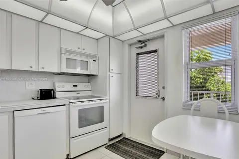 3091 N Course Dr # 502, Pompano Beach FL 33069