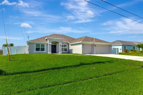 2316 SW Santana Ave, Port St. Lucie FL 34953