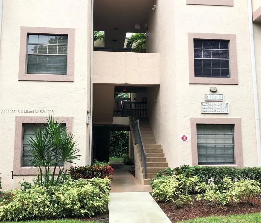10791 NW 14th St # 298, Plantation FL 33322