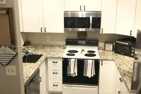10791 NW 14th St # 298, Plantation FL 33322