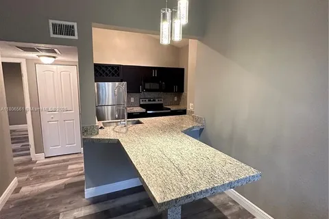 2890 N Oakland Forest Dr # 201, Oakland Park FL 33309