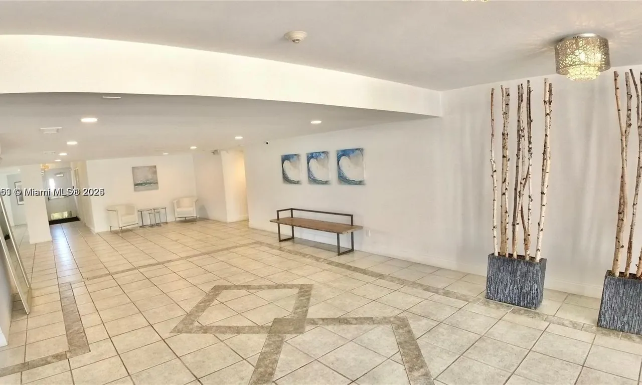 2821 NE 163rd St, N Miami Beach Blvd Apt 4X, North Miami Beach FL 33160