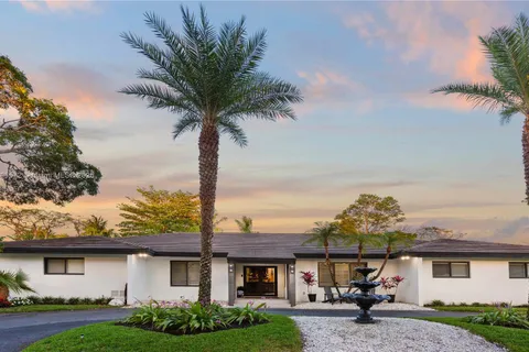 13505 SW 83rd Ct, Pinecrest FL 33156