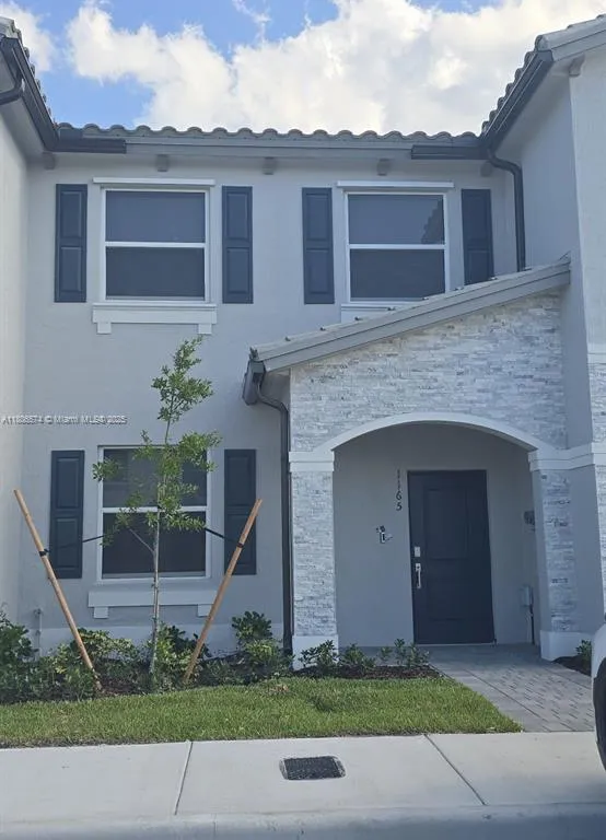 1165 SE 1 st, Florida City FL 33034