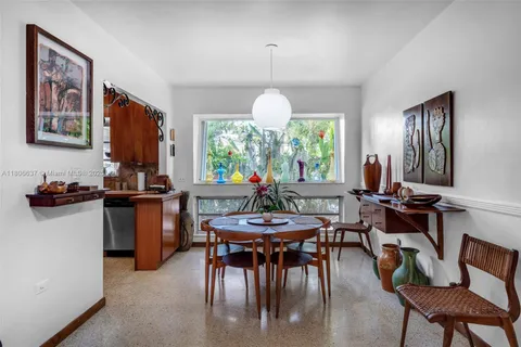 1895 SW 25th St, Miami FL 33133