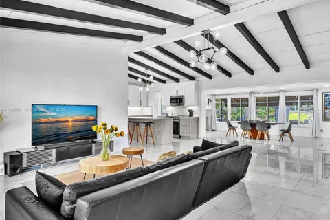2454 W Nassau Ln, Fort Lauderdale FL 33312