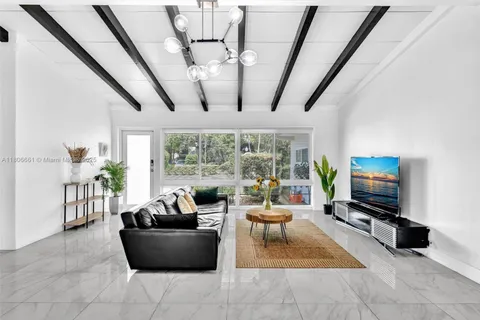 2454 W Nassau Ln, Fort Lauderdale FL 33312