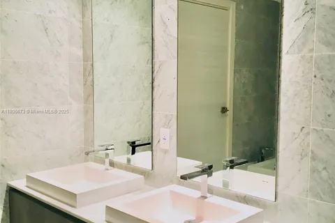 801 NW Miami Ave # 3209, Miami FL 33130