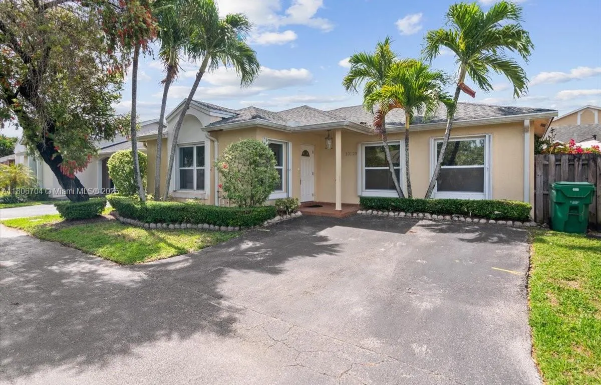 10120 NW 57th St, Doral FL 33178