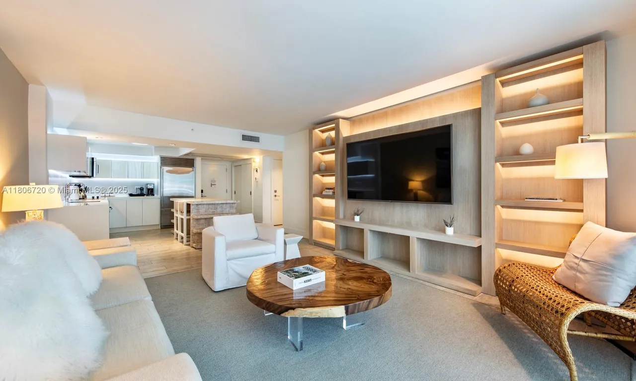 102 24th St # 1012, Miami Beach FL 33139