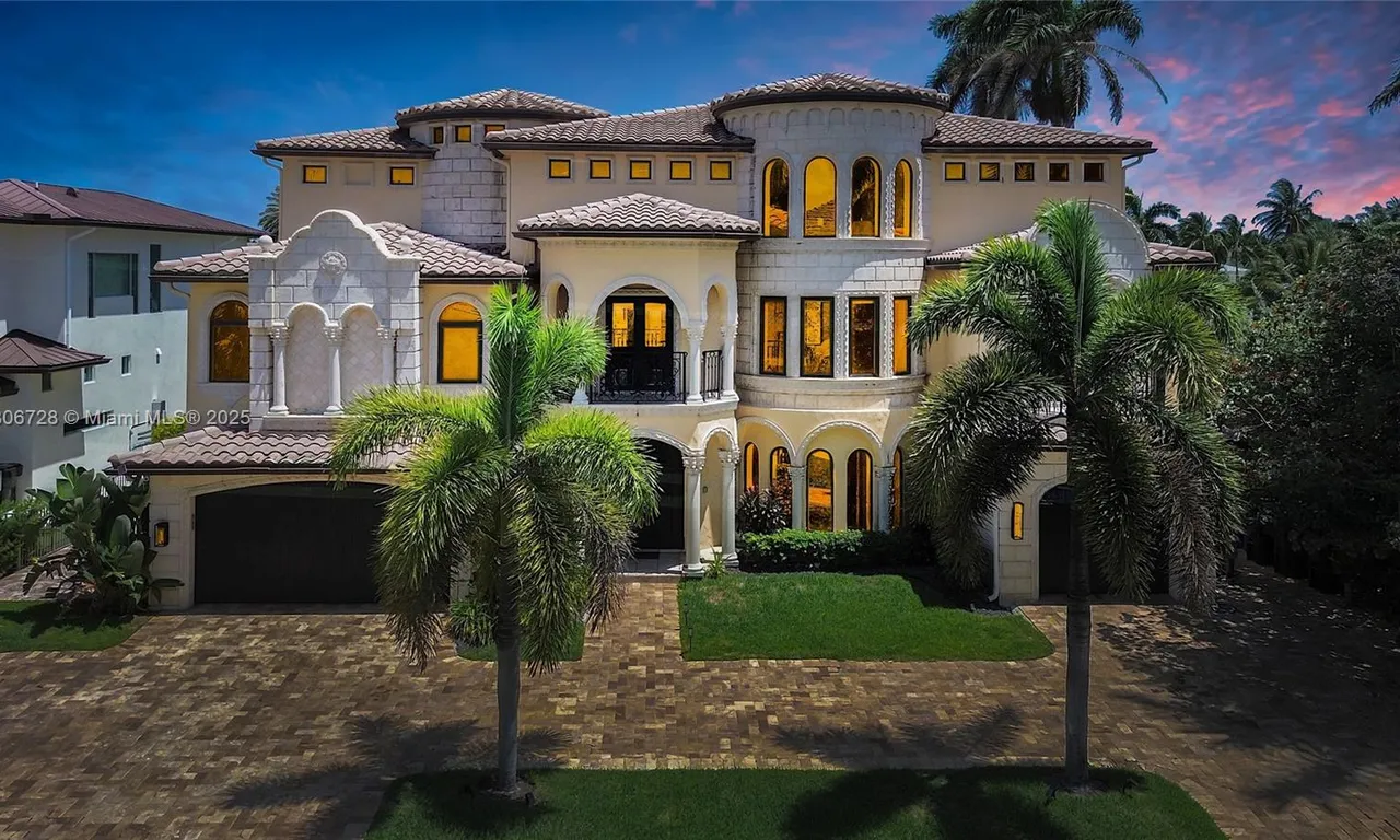 1011 Rhodes Villa Ave, Delray Beach FL 33483