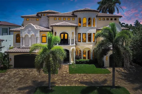 1011 Rhodes Villa Ave, Delray Beach FL 33483
