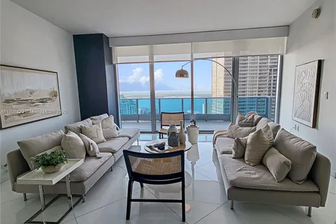 200 Biscayne Boulevard Way # 5107, Miami FL 33131