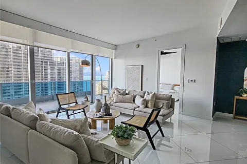 200 Biscayne Boulevard Way # 5107, Miami FL 33131