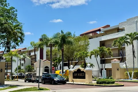 8810 Fontainebleau Blvd # 318, Miami FL 33172