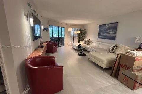 7443 Fairfax Dr # 208, Tamarac FL 33321