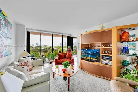 3640 Yacht Club Dr # 502, Aventura FL 33180
