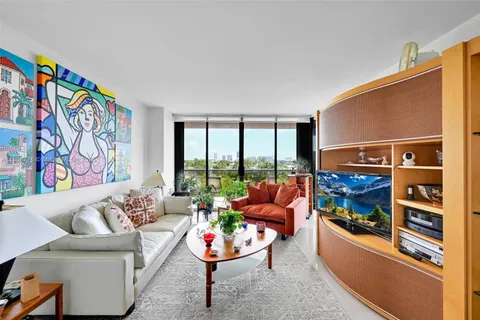 3640 Yacht Club Dr # 502, Aventura FL 33180