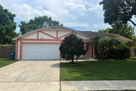 15948 E Wind Cir, Sunrise FL 33326