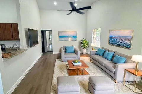 15948 E Wind Cir, Sunrise FL 33326