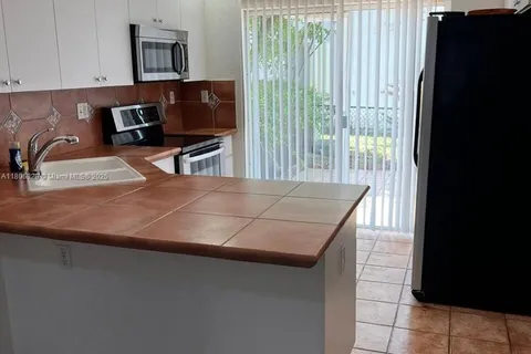 5725 NW 109th Ave # 24, Doral FL 33178