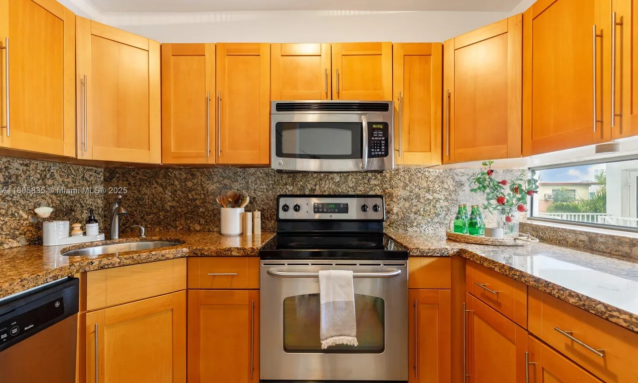 600 76th St # 102, Miami Beach FL 33141