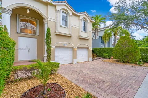 11229 NW 47th Ln, Doral FL 33178