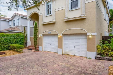 11229 NW 47th Ln, Doral FL 33178