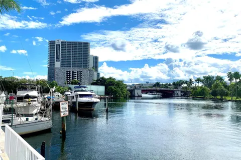 1720 NW N River Dr # 307, Miami FL 33125