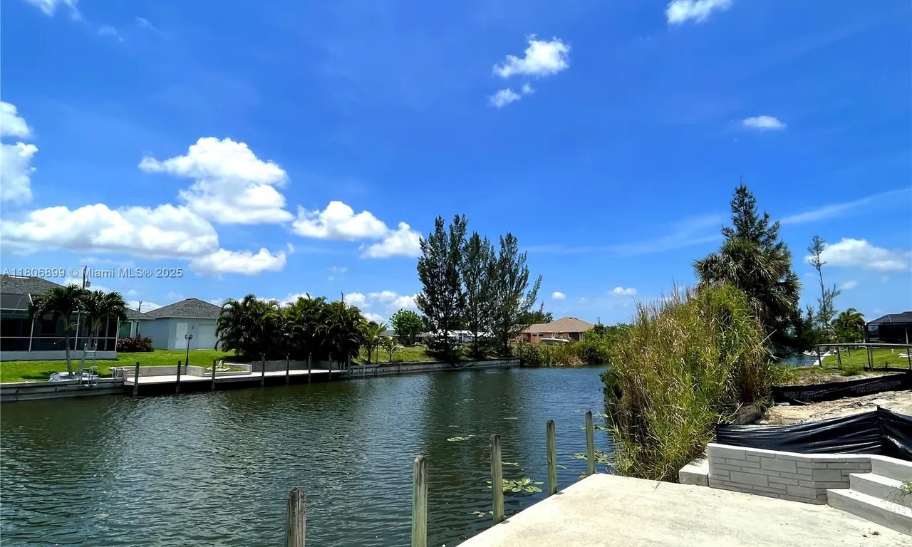 520 SW 28th St, Cape Coral FL 33914