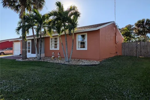 5207 Birch Dr, Fort Pierce FL 34982