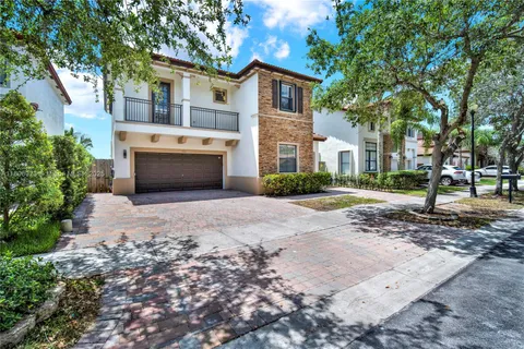 557 SE 37th Pl, Homestead FL 33033