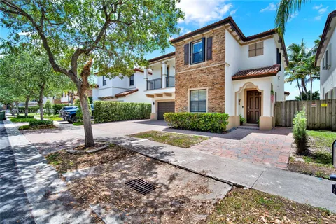 557 SE 37th Pl, Homestead FL 33033
