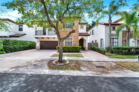 557 SE 37th Pl, Homestead FL 33033