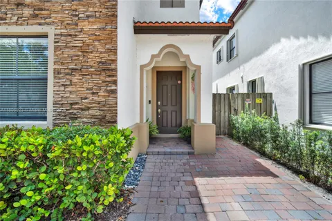 557 SE 37th Pl, Homestead FL 33033