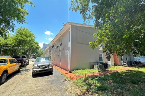 1525 NW 19th Ter # 3, Miami FL 33125