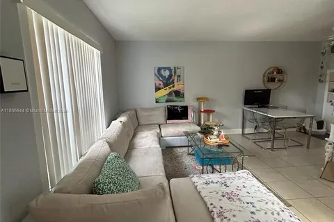 1412 NE 12th St # 1412, Fort Lauderdale FL 33304