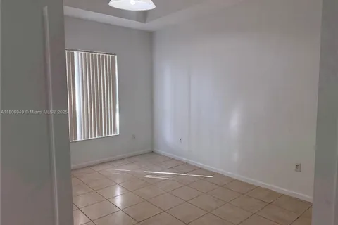 2310 NE 37th Ter, Homestead FL 33033
