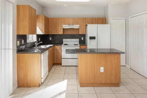 2956 SE 15th Ter, Homestead FL 33035