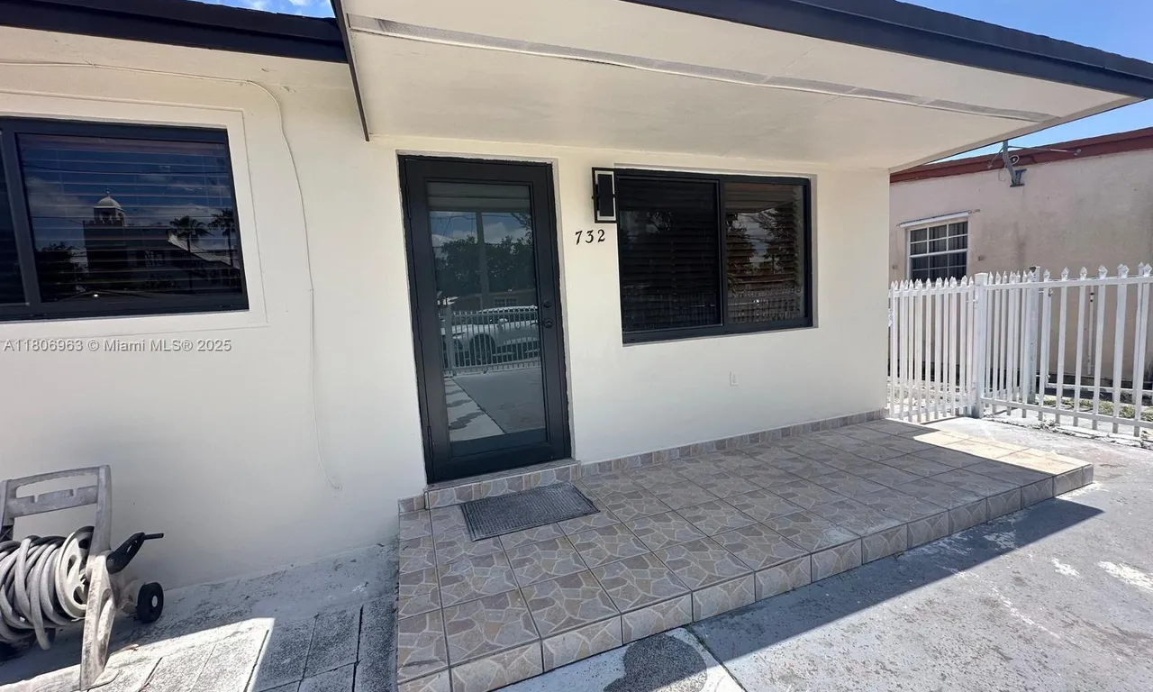 732 Burlington St, Opa-Locka FL 33054