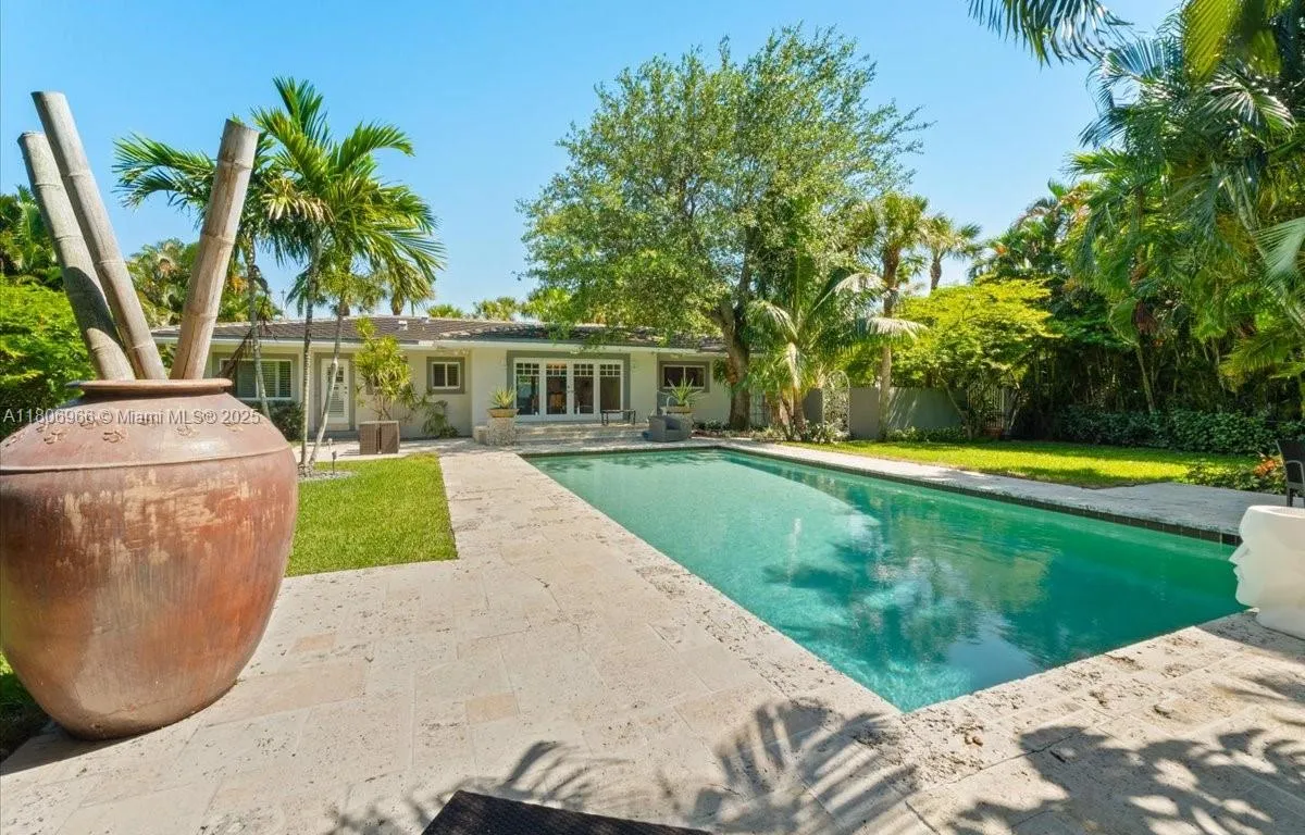 1635 Seabreeze Blvd, Fort Lauderdale FL 33316