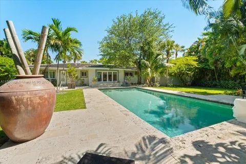 1635 Seabreeze Blvd, Fort Lauderdale FL 33316