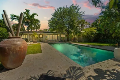 1635 Seabreeze Blvd, Fort Lauderdale FL 33316