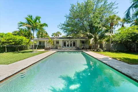 1635 Seabreeze Blvd, Fort Lauderdale FL 33316