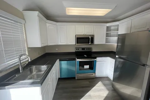 617 Ixoria Ave # 18, Fort Pierce FL 34982