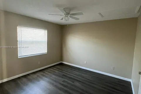 617 Ixoria Ave # 18, Fort Pierce FL 34982