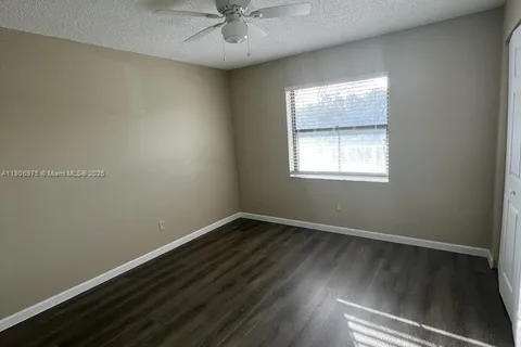 617 Ixoria Ave # 18, Fort Pierce FL 34982